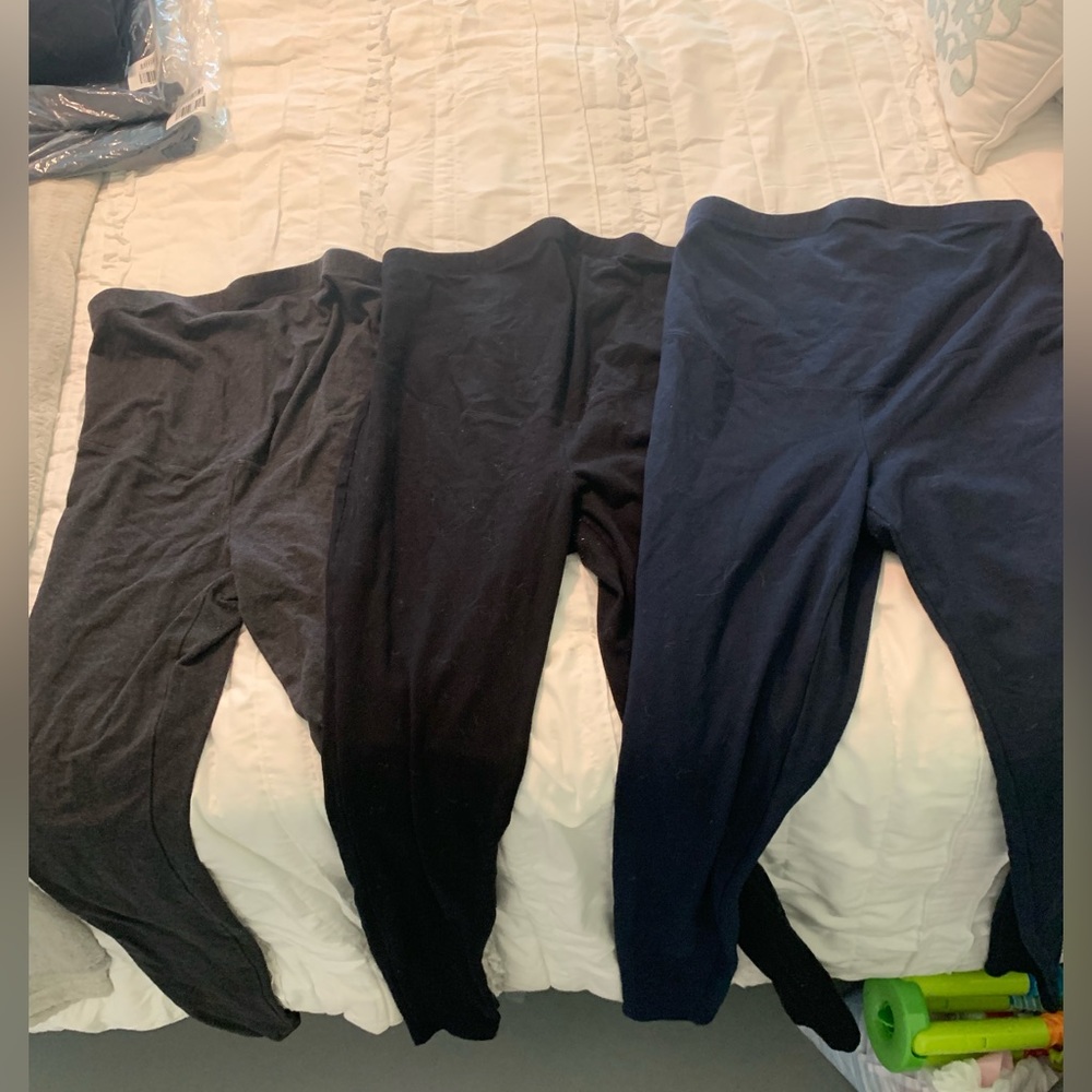 Size small Maternity leggings! Black, navy, and gray. Old Navy brand.
